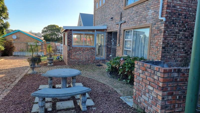 5 Bedroom Property for Sale in Tergniet Western Cape